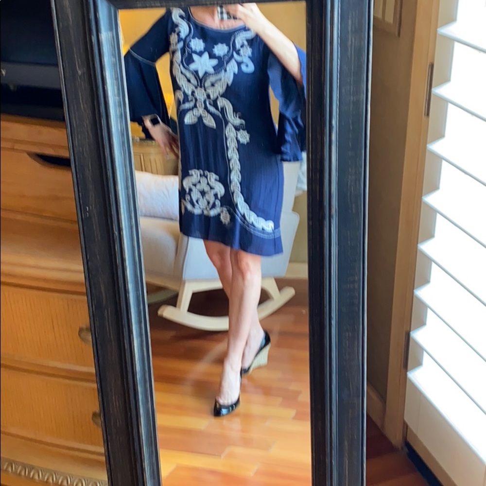 Navy Flutter Sleeve with White Flower Detail - Picture 2 of 5